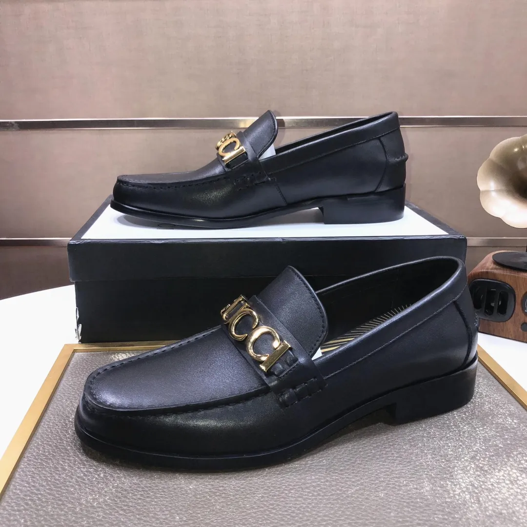 Factory batch 580💰Italy’s top luxury men’s shoe giant (GUCCI) (Gucci) (full cowhide lining) new arrival🍃Original European style🔰 Pleasant to the eye😍In order to make the shoes more durable and non-deformable🌀The production continues to follow traditional methods but there is still no lack of innovation💪Select original cowhide for the leather♻️Smooth, natural and extra bright⭐Made of imported cowhide The rich man’s first choice 38-45 (45 customized)